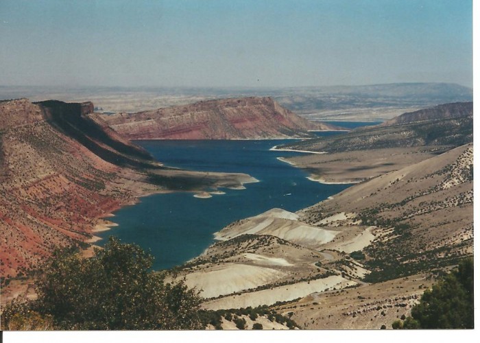 WY flaming gorge 1.jpg (114 KB)